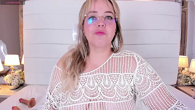 Charlotte93  online show from February 11, 2025, 2:46 pm