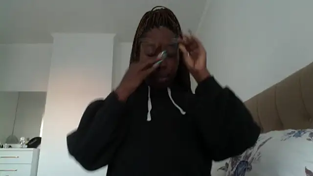 MadamIndigo online show from December 21, 2024, 2:26 pm