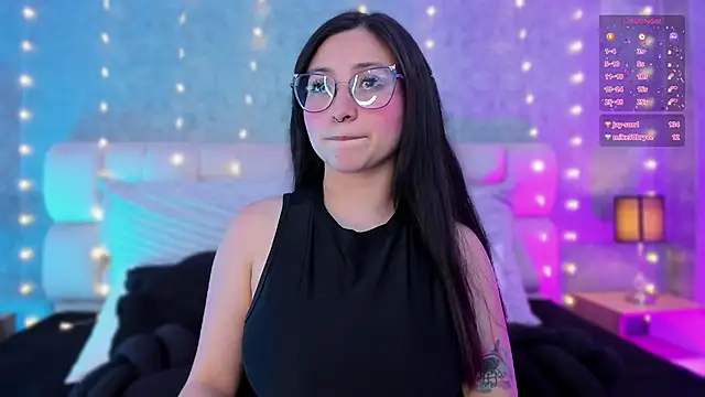 Snapshot of lucy_neil chatting on January 16, 2025, 10:12 pm lucy neil online show from January 16, 2025, 10:12 pm