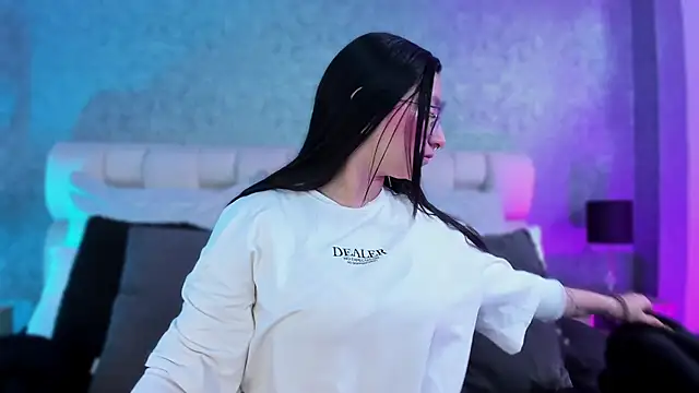 Snapshot of lucy_neil chatting on January 23, 2025, 7:07 pm lucy neil online show from January 23, 2025, 7:07 pm