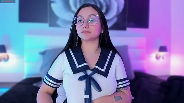 Snapshot of lucy_neil chatting on January 24, 2025, 11:23 pm lucy neil online show from January 24, 2025, 11:23 pm