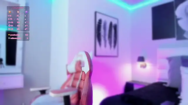 Snapshot of lucy_neil chatting on February 14, 2025, 8:59 pm lucy neil online show from February 14, 2025, 8:59 pm