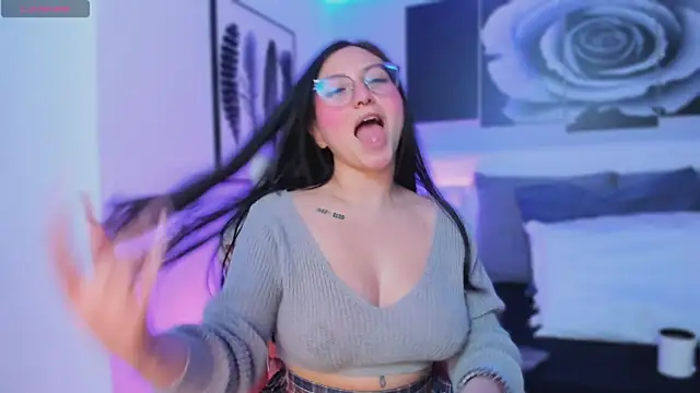 Snapshot of lucy_neil chatting on March 19, 2025, 7:06 pm lucy neil online show from March 19, 2025, 7:06 pm