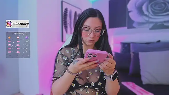 Snapshot of lucy_neil chatting on September 30, 2025, 7:08 pm lucy neil online show from September 30, 2025, 7:08 pm