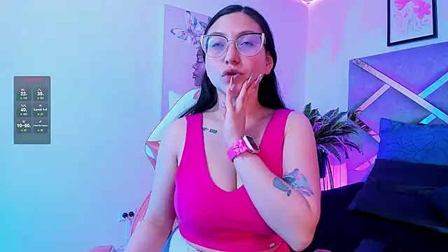 Snapshot of lucy_neil chatting on November 8, 2025, 2:34 am lucy neil online show from November 8, 2025, 2:34 am