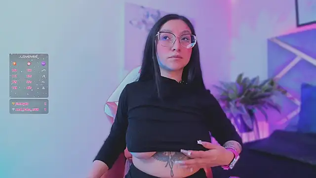 Snapshot of lucy_neil chatting on November 18, 2025, 3:38 pm lucy neil online show from November 18, 2025, 3:38 pm