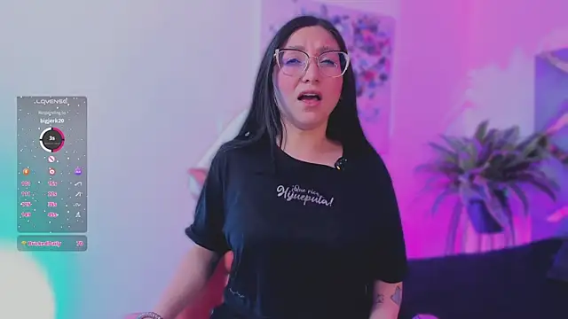 Snapshot of lucy_neil chatting on November 19, 2025, 3:56 pm lucy neil online show from November 19, 2025, 3:56 pm