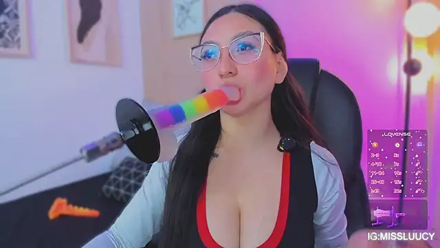 lucy neil online show from April 9, 2026, 6:19 am