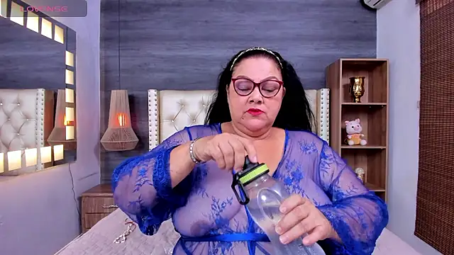 mommy cute online show from March 12, 2026, 9:21 pm