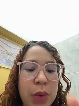 Lucyklein2022 online show from February 1, 2026, 5:44 pm