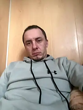 Snapshot of Fenix25f chatting on November 25, 2025, 8:14 am Fenix25f online show from November 25, 2025, 8:14 am