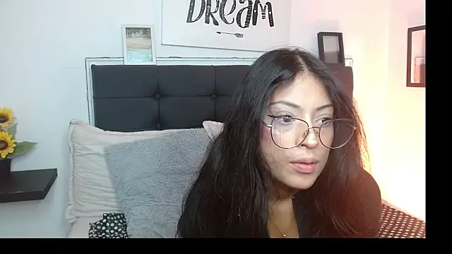 vaness weet online show from October 19, 2025, 8:09 pm