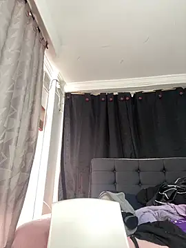 vaness weet online show from December 15, 2025, 7:18 pm