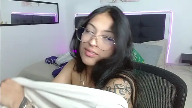 vaness weet online show from April 21, 2026, 7:50 pm