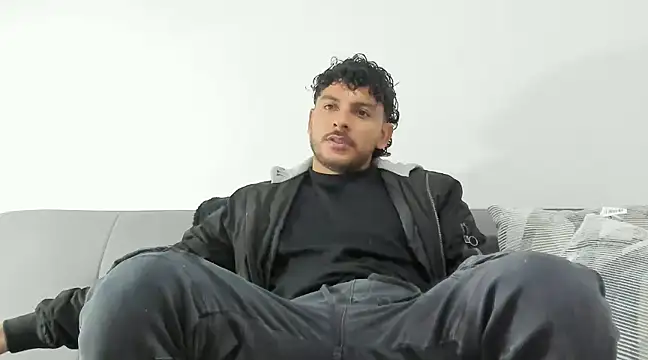 tuyo1995 online show from December 16, 2024, 11:39 pm