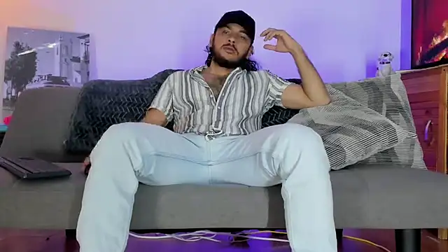 tuyo1995 online show from October 12, 2025, 5:45 pm