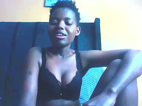 Snapshot of hulkandbarbra chatting on July 3, 2026, 12:11 pm hulkandbarbra online show from July 3, 2026, 12:11 pm