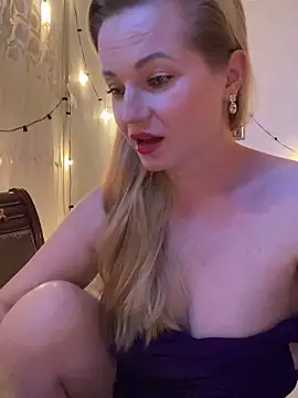 Lady  Maria online show from October 1, 2025, 4:35 pm