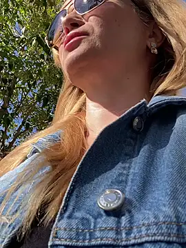 Lady  Maria online show from October 17, 2025, 10:29 am