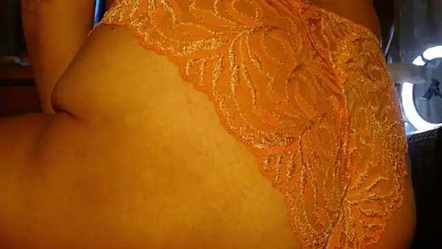 Snapshot of MysteryLadyxXx chatting on July 6, 2026, 2:25 pm MysteryLadyxXx online show from July 6, 2026, 2:25 pm
