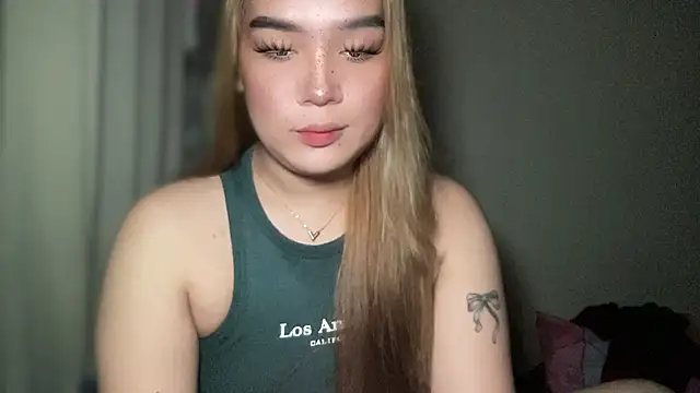 MissCataleyaxxx online show from February 6, 2025, 1:43 pm