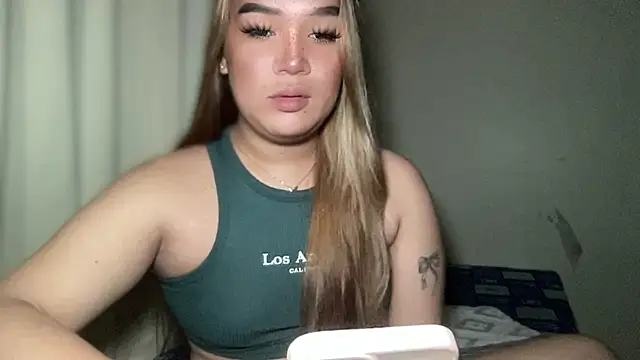 MissCataleyaxxx online show from February 18, 2025, 12:15 am