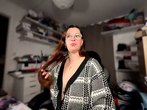 Amai Live online show from November 8, 2025, 4:56 am