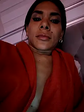 Doll Loren online show from November 3, 2025, 4:03 am