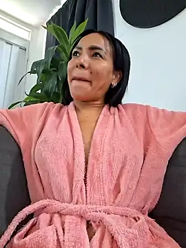 Doll Loren online show from April 20, 2026, 7:59 pm