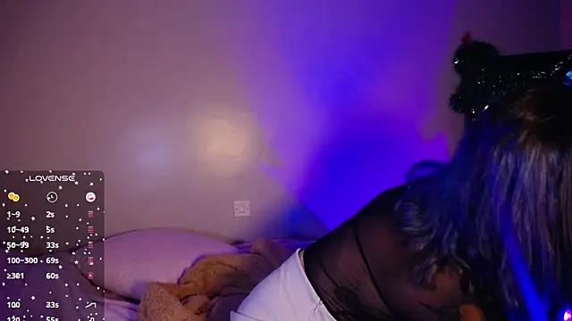 Cinamoonn online show from December 29, 2024, 8:26 pm