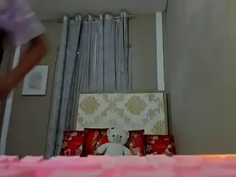 Snapshot of lady_kim_boner chatting on December 22, 2024, 7:22 am lady kim boner online show from December 22, 2024, 7:22 am