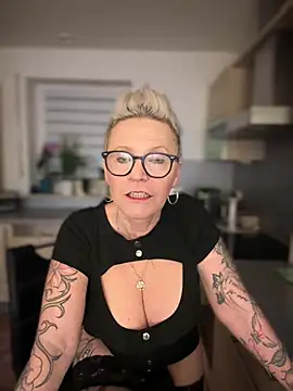 German Milf online show from January 10, 2025, 1:41 pm