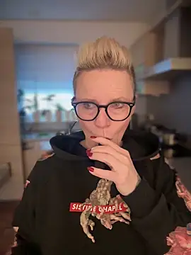 German Milf online show from January 21, 2025, 9:46 am