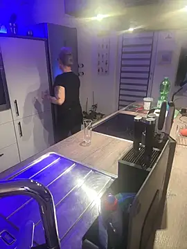 German Milf online show from February 9, 2025, 6:05 pm