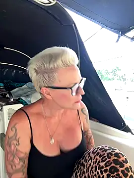 German Milf online show from September 10, 2025, 10:15 am