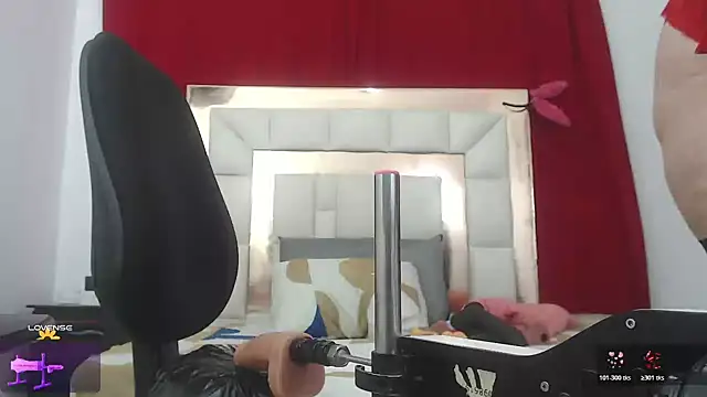 candyrojas online show from February 18, 2026, 7:59 am