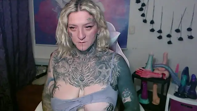 SLOPPYTITSS online show from February 12, 2026, 1:00 am