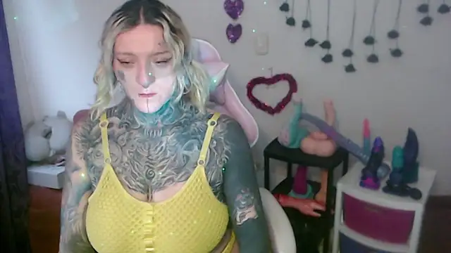 SLOPPYTITSS online show from April 3, 2026, 10:52 pm