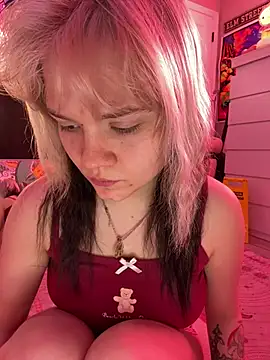 Cutiepiespanks online show from April 7, 2026, 10:31 pm