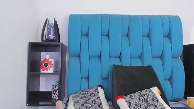 Keira Lennox online show from January 12, 2025, 5:44 pm