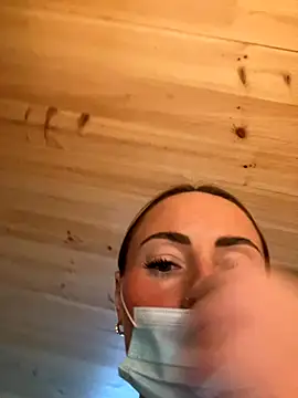 Snapshot of EmaSalis chatting on September 24, 2025, 9:12 am EmaSalis online show from September 24, 2025, 9:12 am