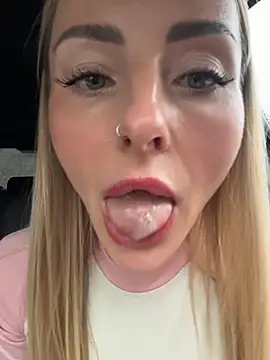 Snapshot of EmaSalis chatting on February 13, 2026, 7:59 am EmaSalis online show from February 13, 2026, 7:59 am