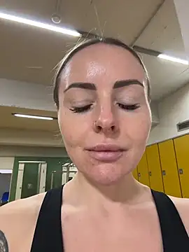 Snapshot of EmaSalis chatting on February 14, 2026, 1:19 pm EmaSalis online show from February 14, 2026, 1:19 pm