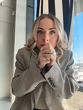 Snapshot of EmaSalis chatting on March 9, 2026, 10:30 am EmaSalis online show from March 9, 2026, 10:30 am