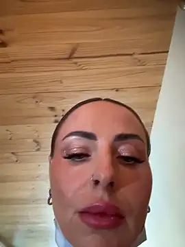 EmaSalis online show from March 26, 2026, 10:32 am