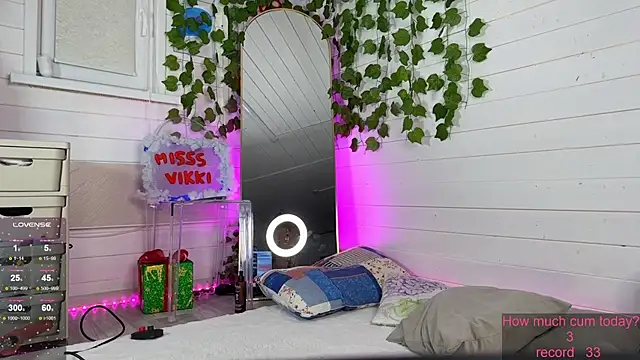 Snapshot of Misss_Vikk chatting on January 17, 2025, 6:02 pm Misss Vikk online show from January 17, 2025, 6:02 pm