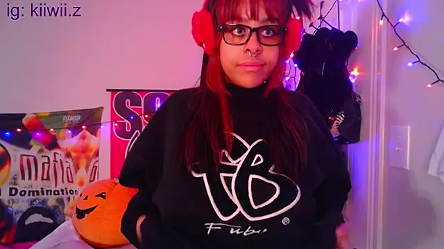 N1NT3NDH03 online show from February 20, 2025, 5:33 am