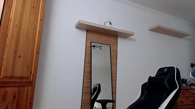 Lisakisss online show from March 6, 2025, 7:57 am