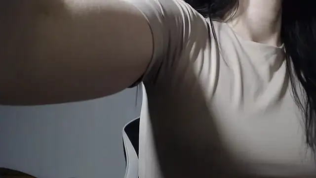 Lisakisss online show from April 20, 2026, 6:20 pm