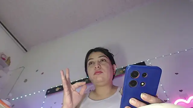 Snapshot of oliviarodriguez2u chatting on July 23, 2026, 10:40 pm oliviarodriguez2u online show from July 23, 2026, 10:40 pm